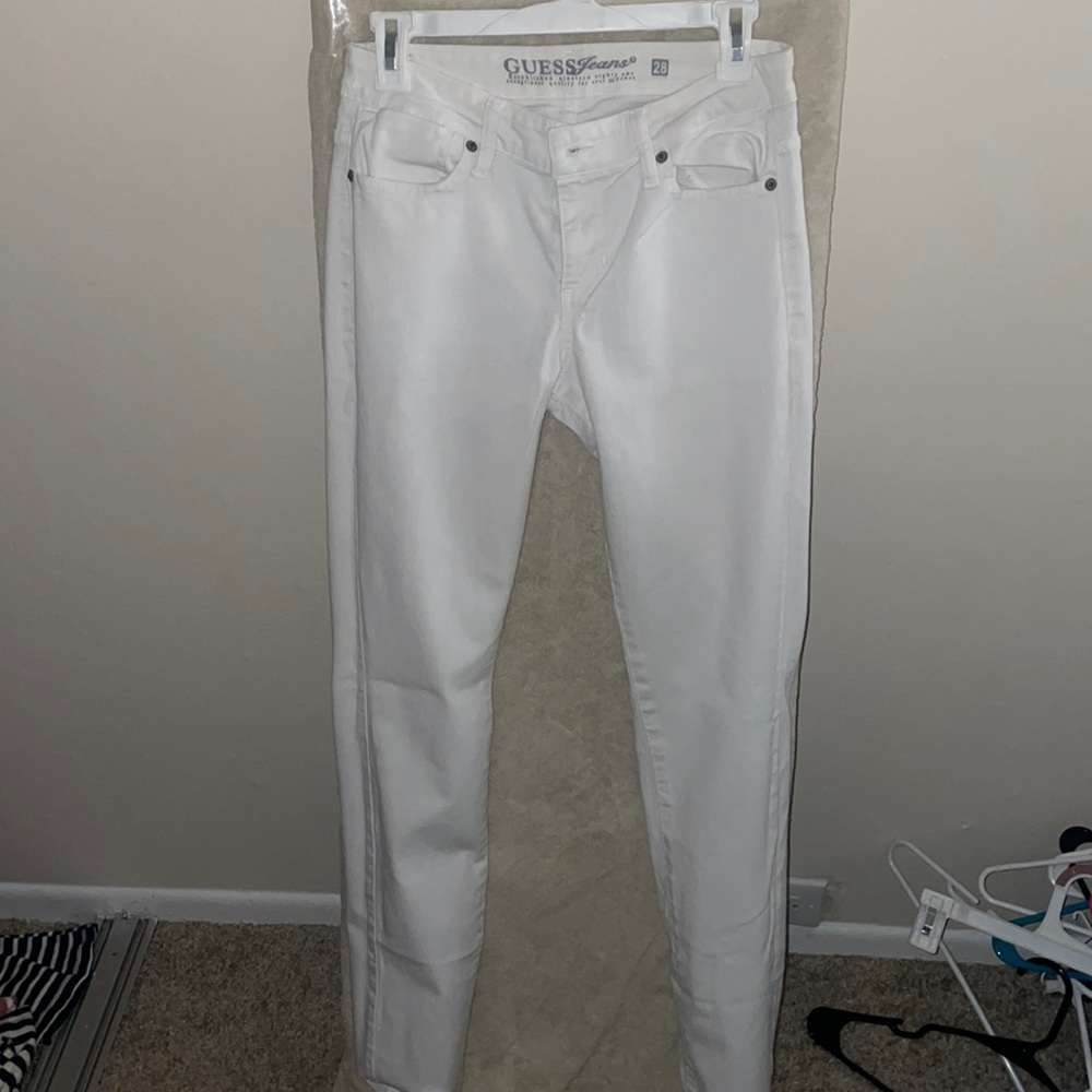 Size 28 White GUESS skinny Jeans